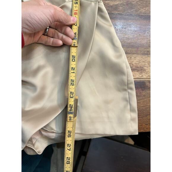 House Of London Tan Cream V-Neckline Sleeveless Romper Size Small - Picture 16 of 16